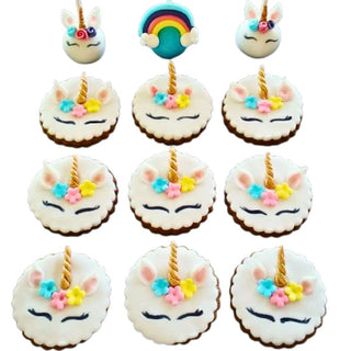 9 Biscotti e 3 cakepops a tema unicorno